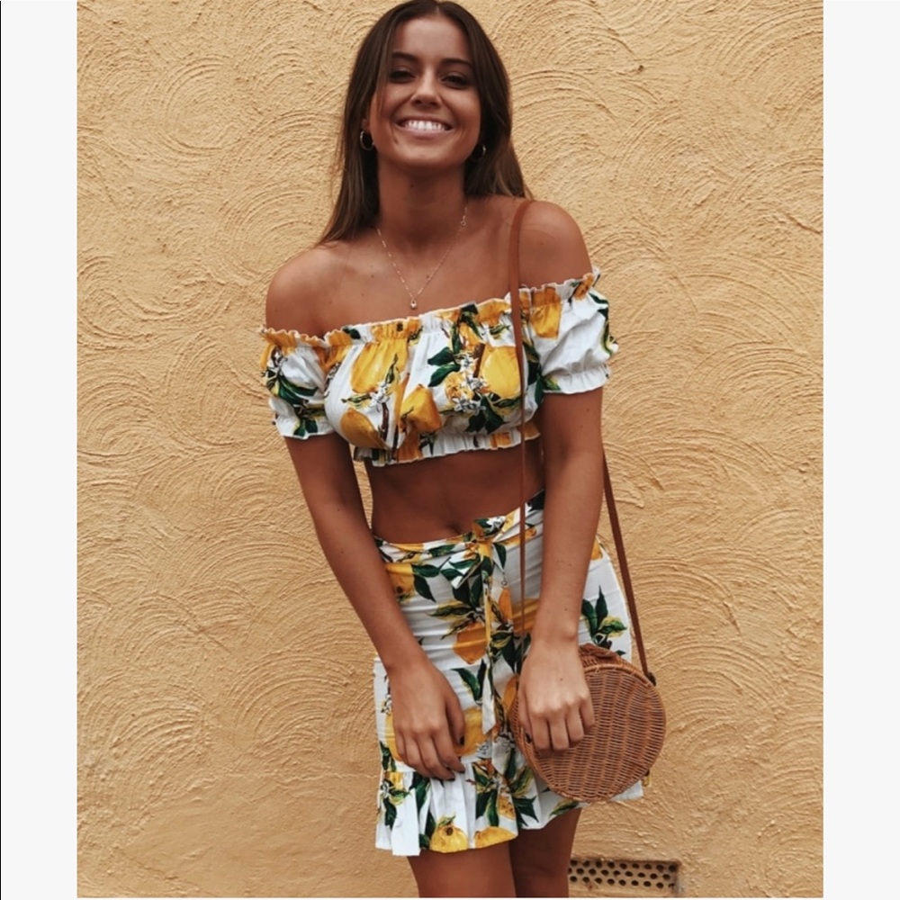 ❤️JUST IN❤️Lemon Print 2 pieces top & skirt🍋